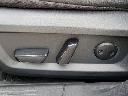 Used 2022 Nissan Rogue SL w/ SL Premium Package image 13