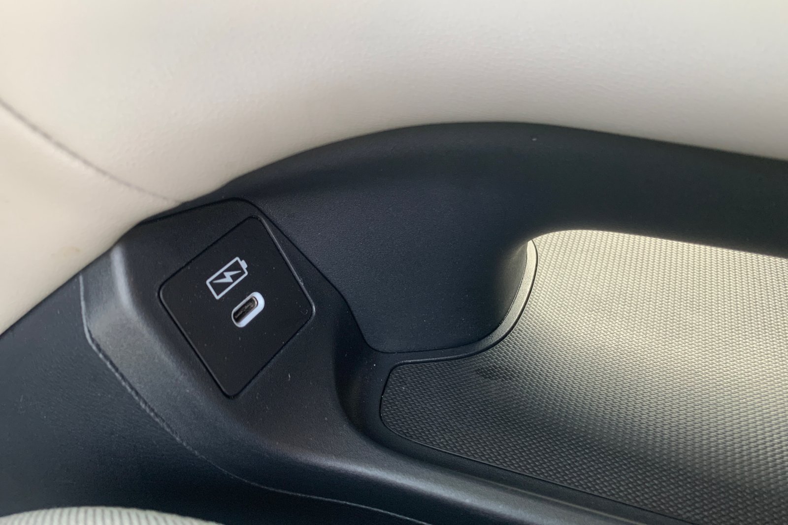 Used 2024 Honda HR-V LX image 37