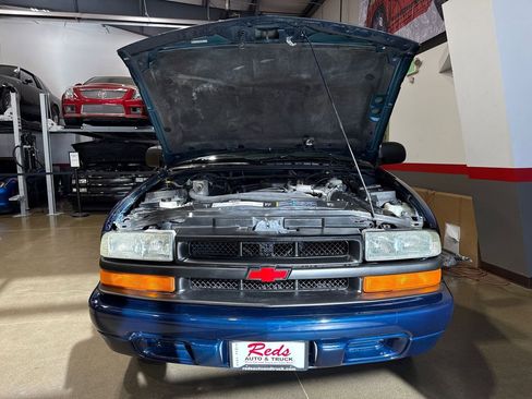 Used 2002 Chevrolet Blazer LS w/ Preferred Equipment Group image 55