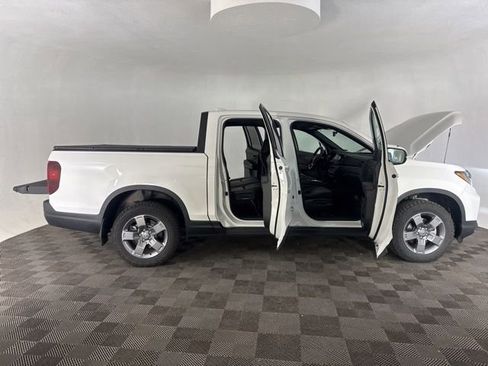 Certified 2025 Honda Ridgeline TrailSport image 17