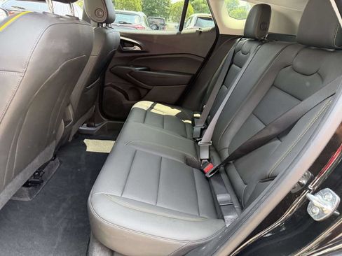 Used 2024 Chevrolet Trax ACTIV w/ Sunroof Package FWD image 19