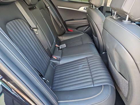 Certified 2026 Genesis G70 2.5T Prestige RWD image 17