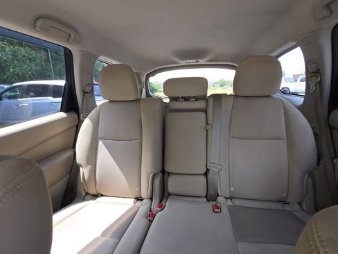 Used 2018 Nissan Pathfinder SV FWD image 11