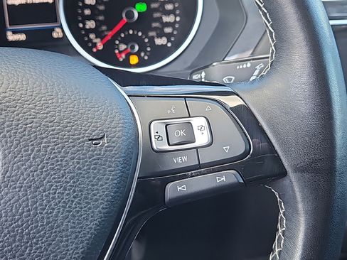 Used 2021 Volkswagen Tiguan SE R-Line image 18