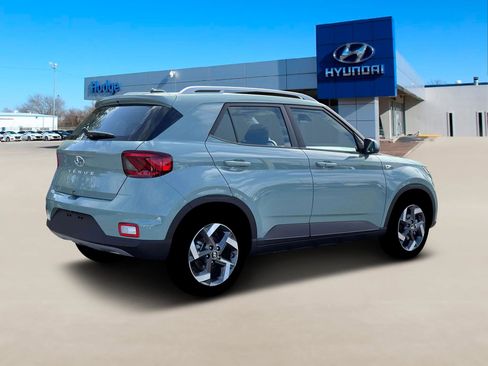 New 2026 Hyundai Venue SEL FWD image 8