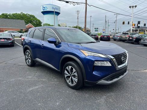 Used 2023 Nissan Rogue SV AWD/4WD image 4