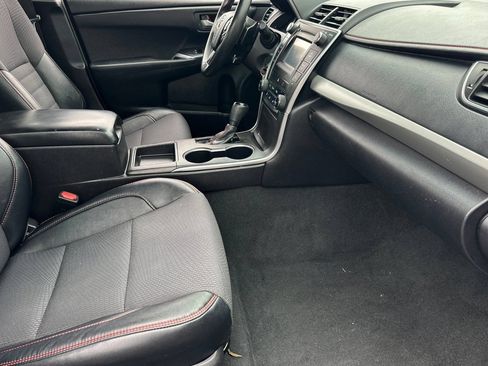 Used 2016 Toyota Camry SE FWD image 15