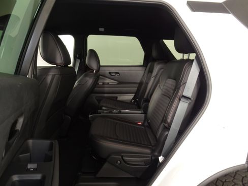 New 2025 Nissan Pathfinder Rock Creek image 7