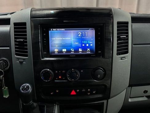 Used 2018 Mercedes-Benz Sprinter 3500 image 20