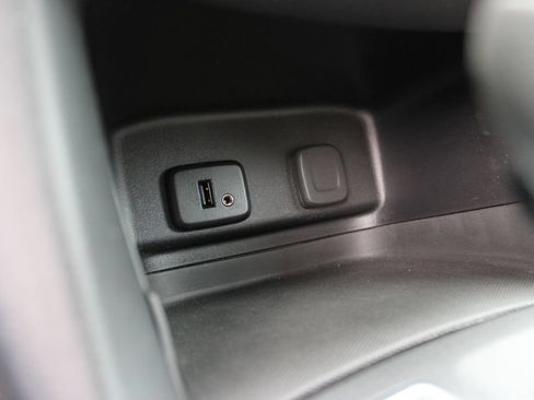 Used 2018 Chevrolet Equinox LT FWD image 22