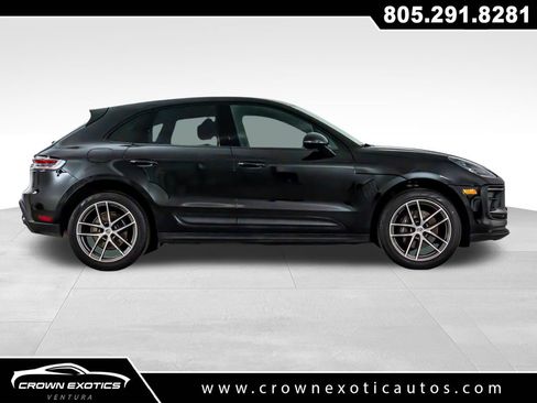Used 2023 Porsche Macan Turbo image 8