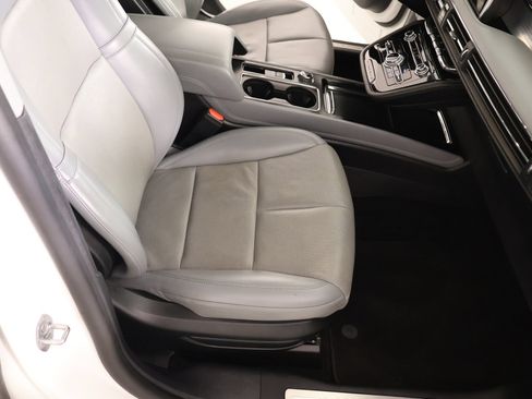 Used 2022 Lincoln Corsair FWD w/ Premium Package image 13