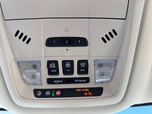 Certified 2023 Buick Enclave Avenir FWD image 37