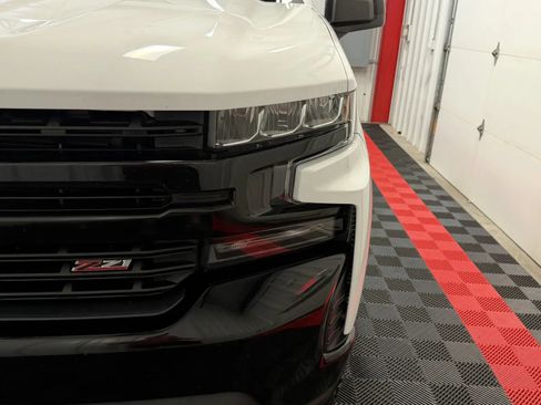 Used 2019 Chevrolet Silverado 1500 LT Trail Boss AWD/4WD image 10