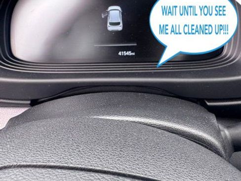 Used 2023 Hyundai Venue Limited FWD image 1