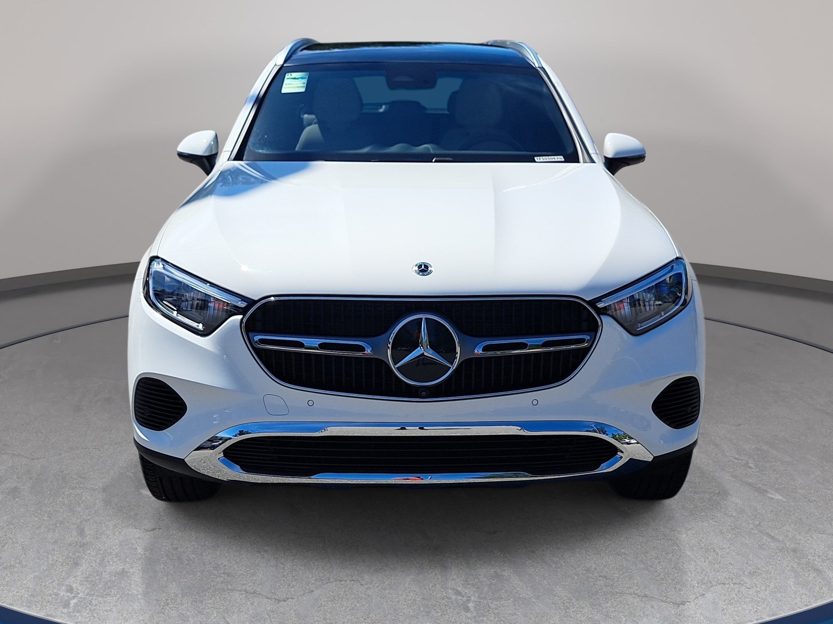 Used 2026 Mercedes-Benz GLC 300 4MATIC image 2