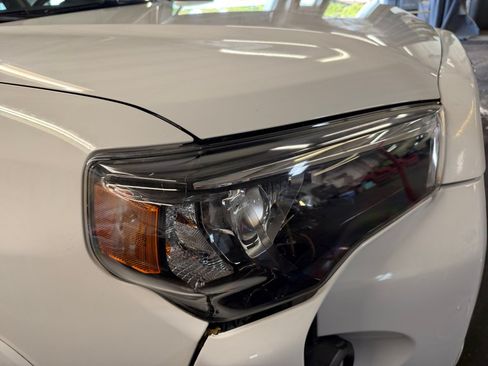 Certified 2016 Toyota 4Runner SR5 AWD/4WD image 28