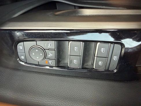 Certified 2025 Nissan Pathfinder Platinum w/ Cargo Package image 15