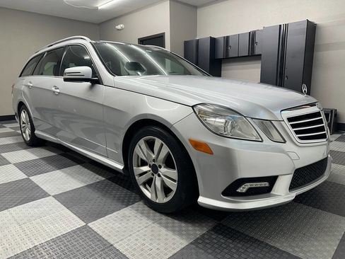 Used 2011 Mercedes-Benz E 350 4MATIC Wagon image 4