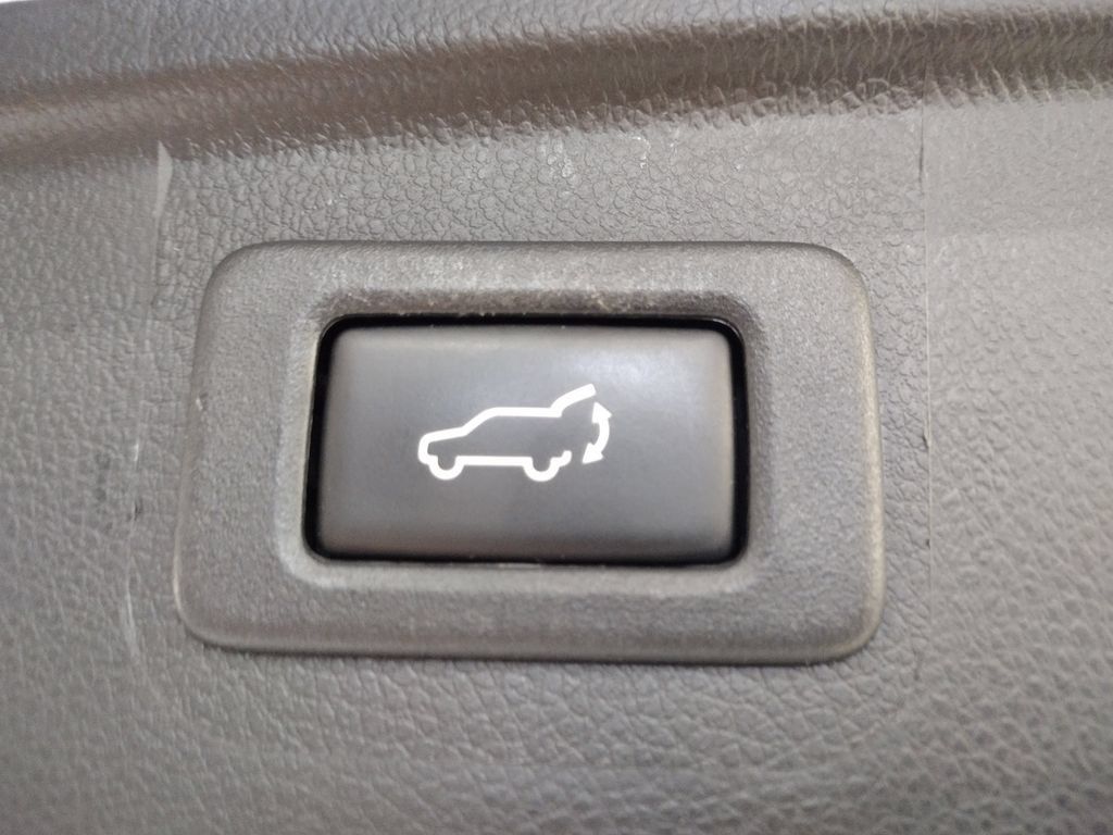 Used 2017 Subaru Outback 3.6R Limited AWD/4WD image 18