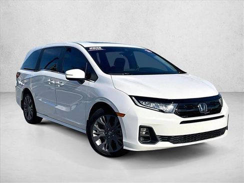 Used 2025 Honda Odyssey Touring image 12