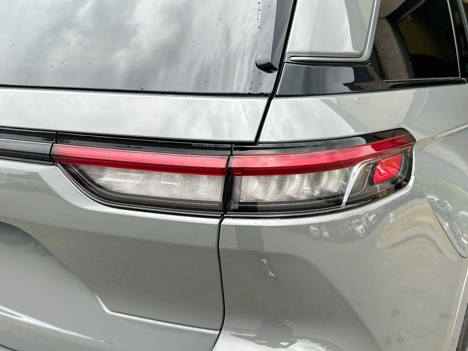 New 2027 Jeep Grand Cherokee Limited AWD/4WD image 12