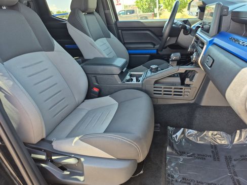 Certified 2025 Toyota Tacoma TRD Off-Road AWD/4WD image 23