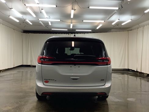 New 2026 Chrysler Pacifica Select w/ S Appearance Package image 7