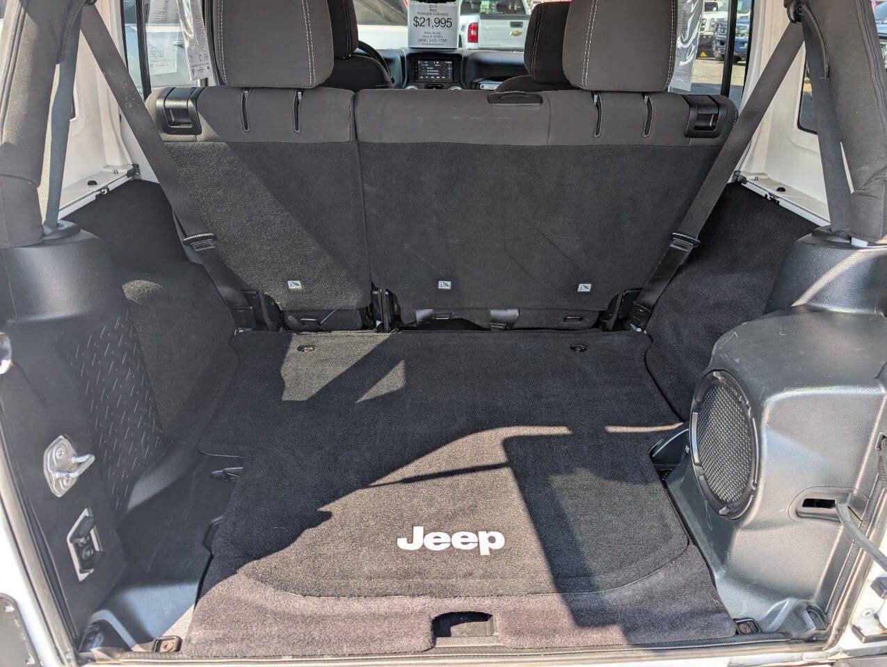 Used 2014 Jeep Wrangler Unlimited Sahara AWD/4WD image 15