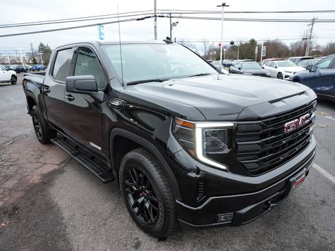 Used 2025 GMC Sierra 1500 Elevation image 3