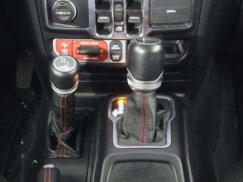 Used 2022 Jeep Gladiator Rubicon w/ LED Lighting Group AWD/4WD image 28