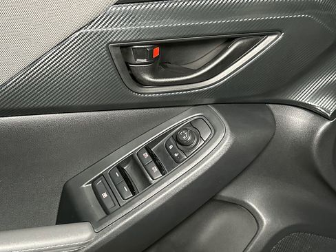 Used 2025 Subaru Crosstrek 2.0i Premium image 17