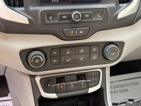 Used 2024 GMC Terrain SLE FWD image 20