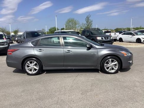 Used 2015 Nissan Altima 2.5 SL w/ Moonroof Package FWD image 4