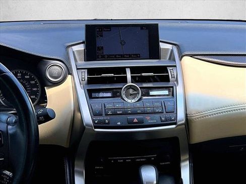 Used 2017 Lexus NX 200t FWD image 8