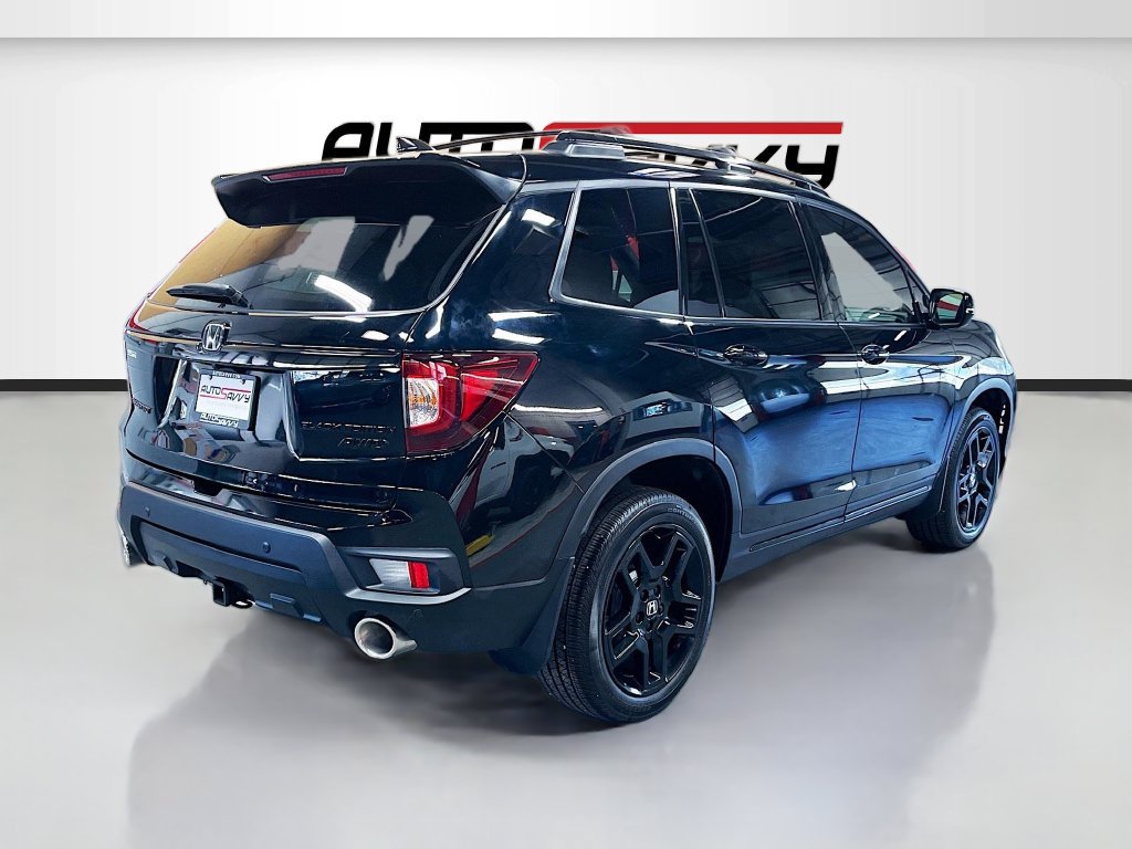 Used 2025 Honda Passport Black Edition image 7