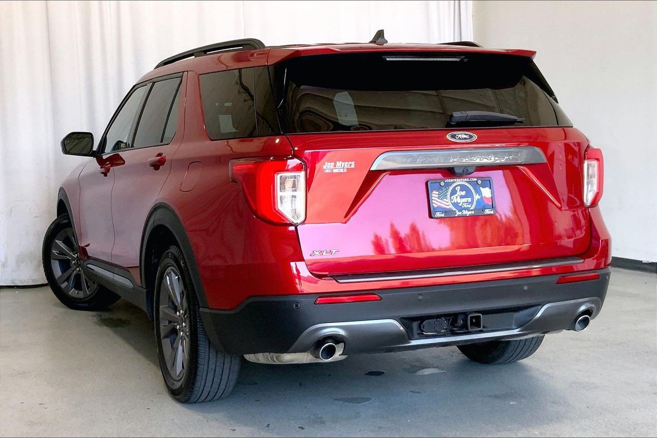 Used 2023 Ford Explorer XLT w/ Equipment Group 202A RWD image 10