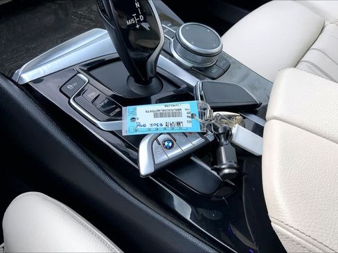 Used 2020 BMW 530i w/ Convenience Package RWD image 15