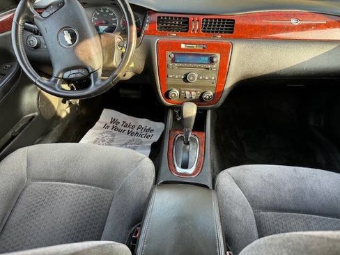 Used 2010 Chevrolet Impala LT image 19