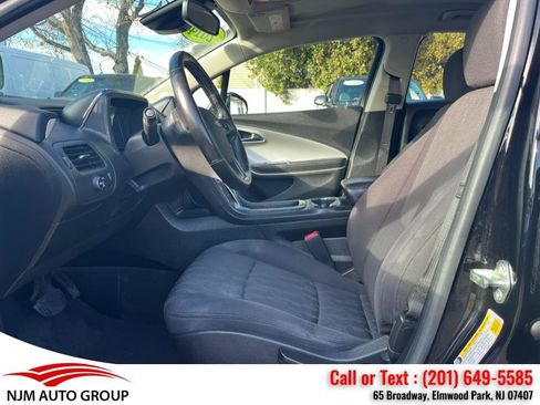 Used 2014 Chevrolet Volt w/ Enhanced Safety Package 2 FWD image 18