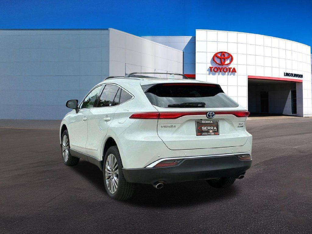 Used 2022 Toyota Venza XLE AWD/4WD image 13