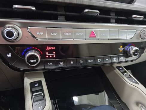 Used 2024 Kia Telluride EX w/ EX Captain's Chair Package AWD/4WD image 23