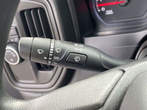 Used 2019 Chevrolet Silverado 1500 Custom w/ Custom Value Package image 17