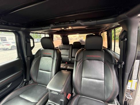 Used 2019 Jeep Wrangler Unlimited Rubicon AWD/4WD image 24
