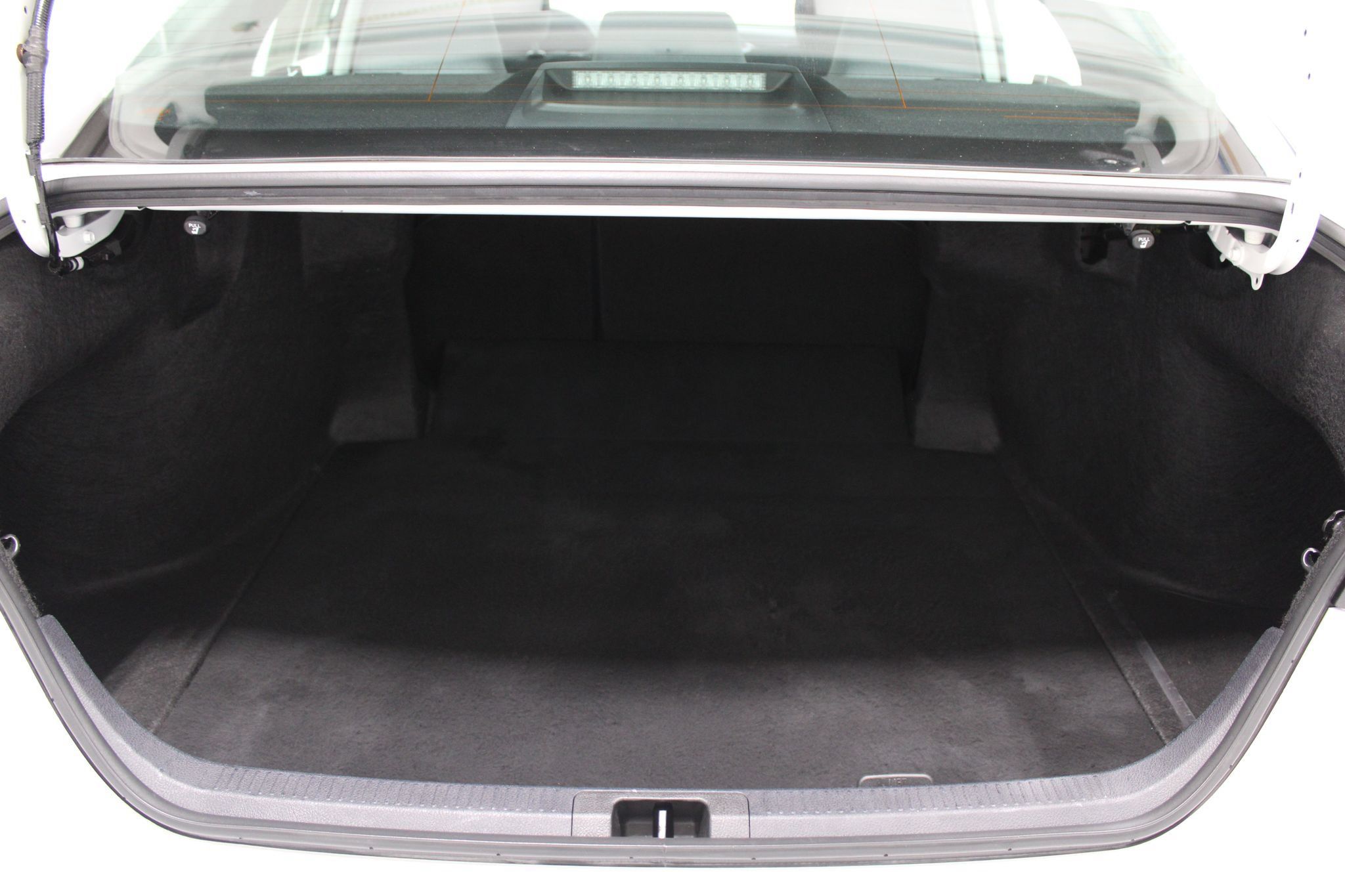 Used 2025 Toyota Camry LE FWD image 19
