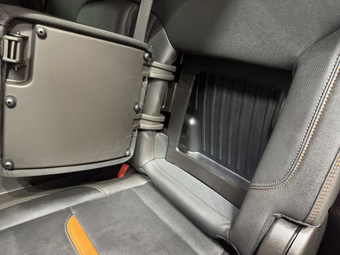 Used 2024 GMC Sierra 1500 AT4 w/ Technology Package image 15