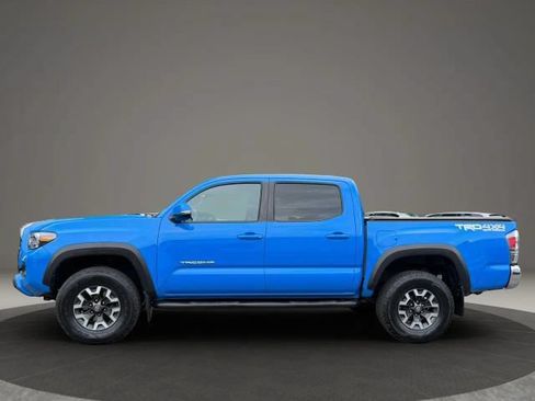 Used 2020 Toyota Tacoma TRD Off-Road AWD/4WD image 8