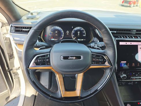 Used 2025 Jeep Grand Cherokee L Summit AWD/4WD image 23
