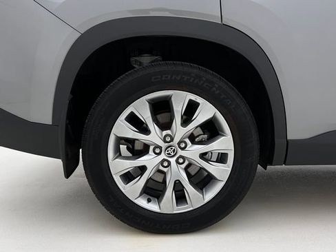 Used 2025 Toyota Grand Highlander AWD image 28