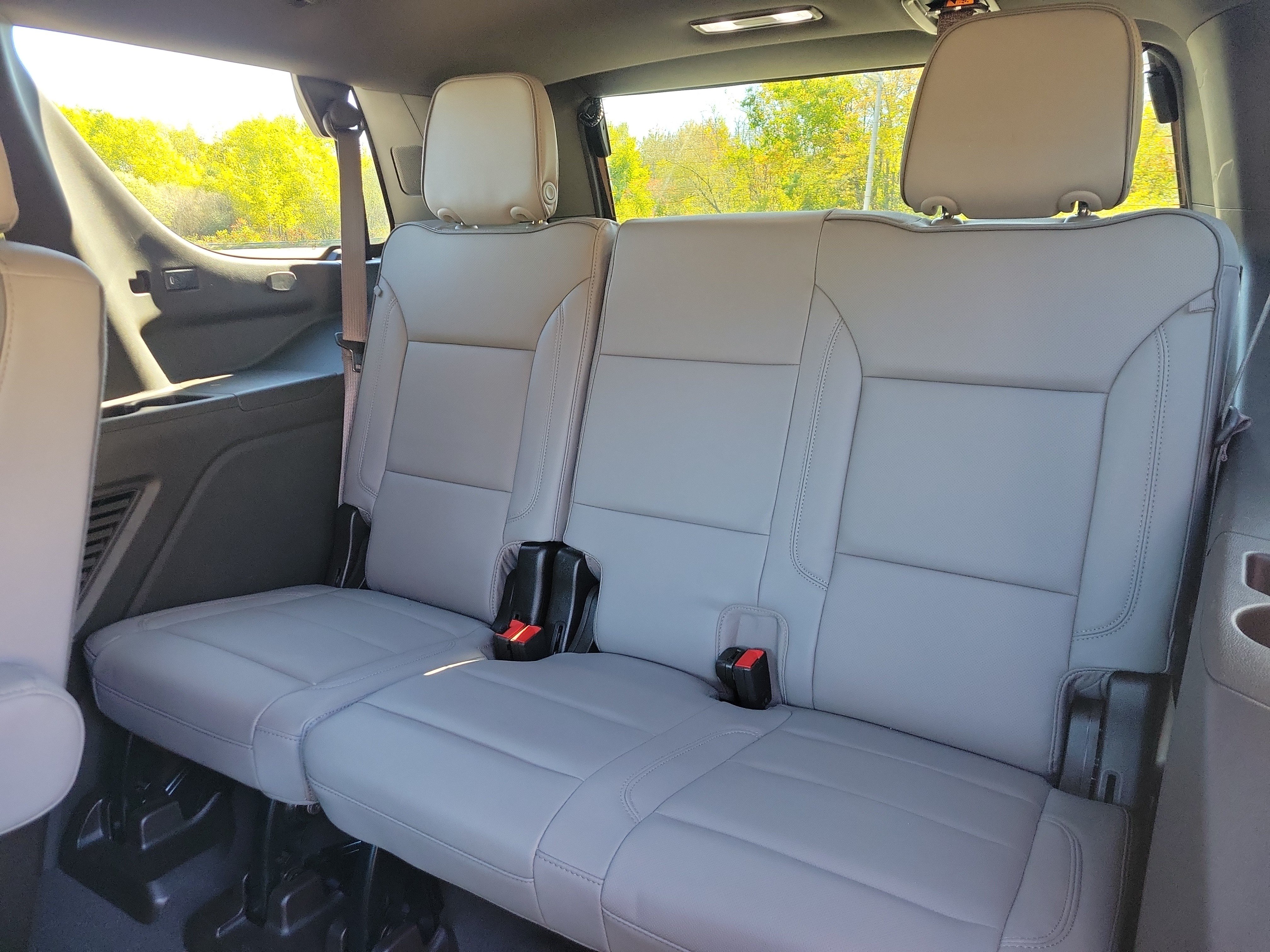 Used 2023 GMC Yukon SLT w/ SLT Premium Package AWD/4WD image 17
